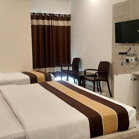 Hotel Namo Palace Кота Екстериор снимка