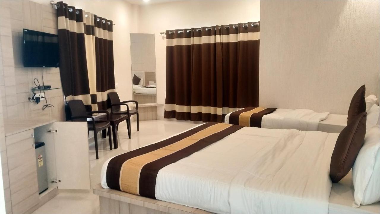 Hotel Namo Palace Кота Екстериор снимка