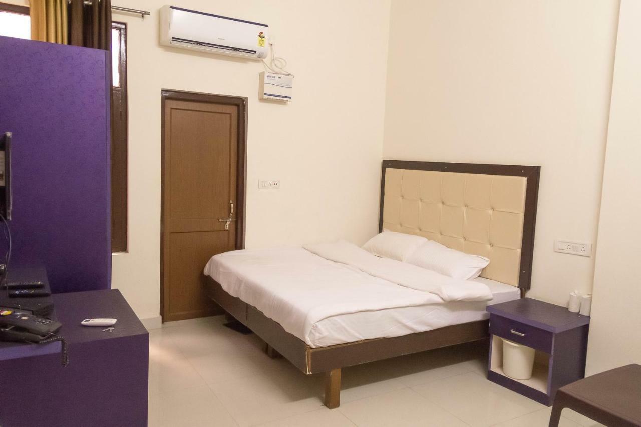 Hotel Namo Palace Кота Екстериор снимка
