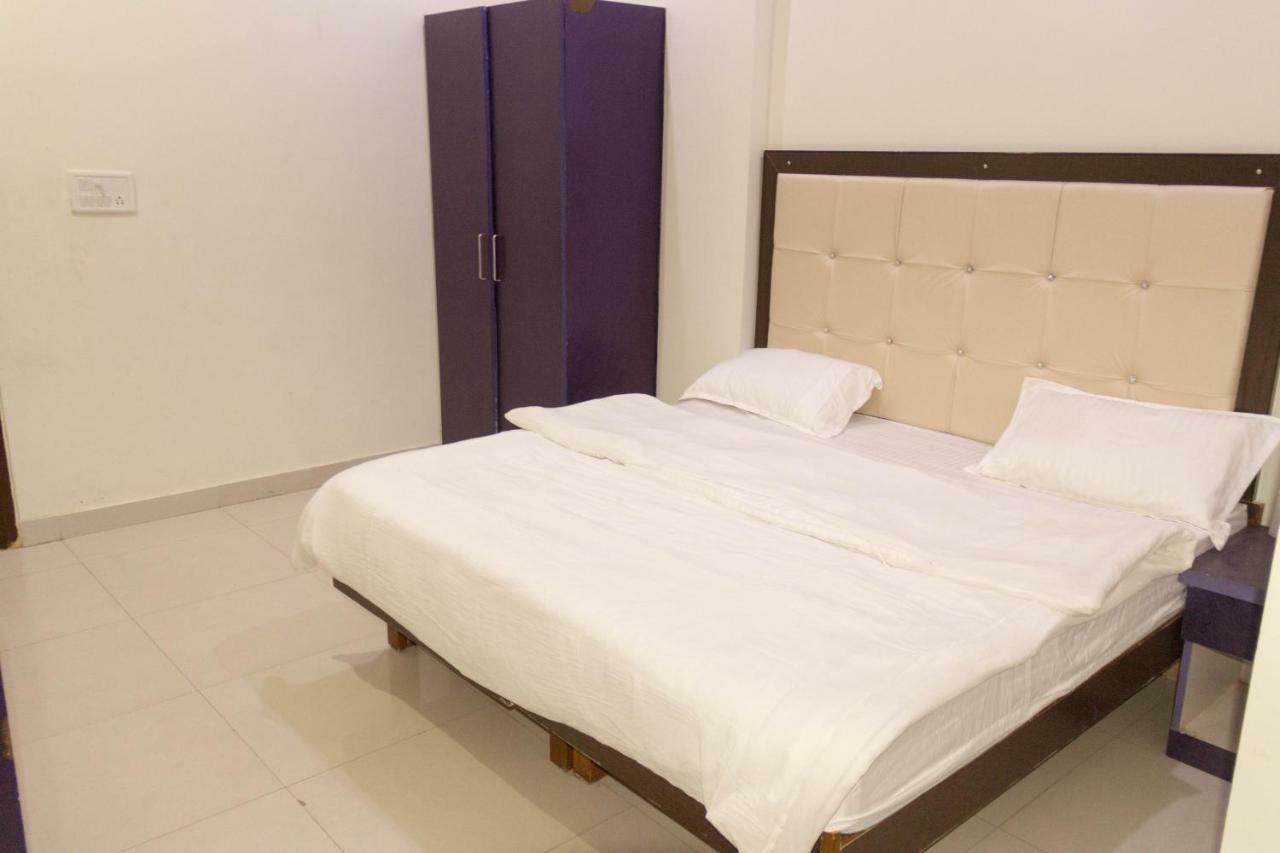 Hotel Namo Palace Кота Екстериор снимка